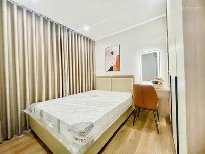 Tôi chính chủ bán căn 2pn 1, dt 64m2, nội thất và view hồ cực đẹp, giá 5tỷ5 tại imperia smart city 3