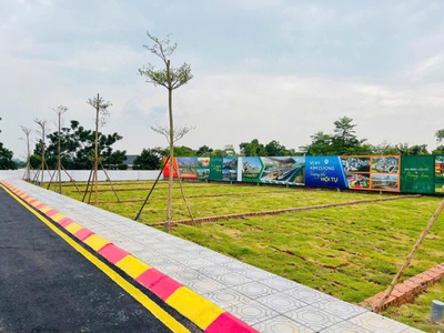 Đang cần tiền nhập hàng bán tết em chính chủ bán lô đất 100m2 sát khu cnc và cổng trường đhqg, ql21 3