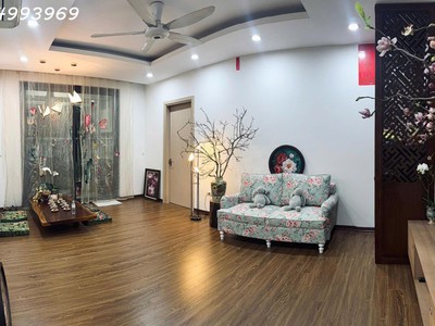 Chính chủ bán cc 72m2 m tại chung cư no-08 giang biên, 5,777 tỷ giá siêu hot 0