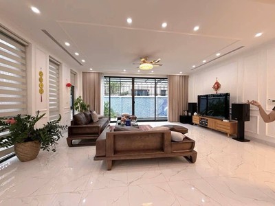 Siêu hiếm, bán nhà hoàng quốc việt, ô tô đỗ cửa, diện tích lớn, chỉ 20 tỷ 1