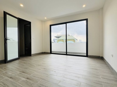 Rẻ nhất quận long biên 30m2, 4t, ô tô đỗ cổng, 5 phút lên cầu vĩnh tuy - 4.x tỷ 3