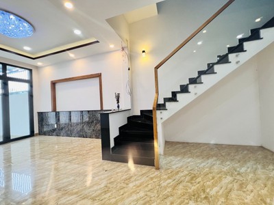 Bán nhà 3 tầng 85m2 , đường số 9, linh xuân, thủ đức, tp hcm - sổ hồng, giá 6,15  tỷ. liên hệ 1