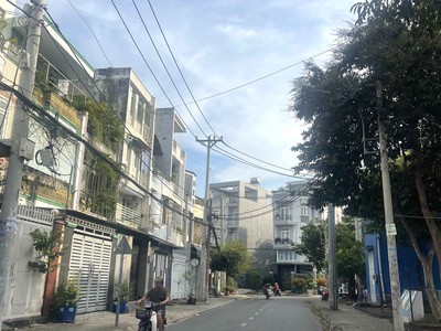 Giảm sốc 1.7 tỷ bán nhà mặt tiền 133m  linh trung gần đh ngân hàng   giá tốt 13.5 tỷ, đoạn buôn bán 0