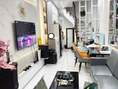 Cho thuê nhà ngõ chợ khâm thiên, 30m2 x 4 tầng, 3pn 3vs 15 triệu 1