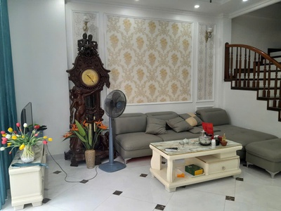 Cho thuê nhà mp trần đăng ninh  50m  x 5 tầng, 4pn 4wc 18 triệu 1