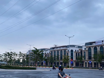 Bán gấp chdv sổ hồng riêng có 8 phòng đối diện fpt phố đi bộ giá 5ty1 0