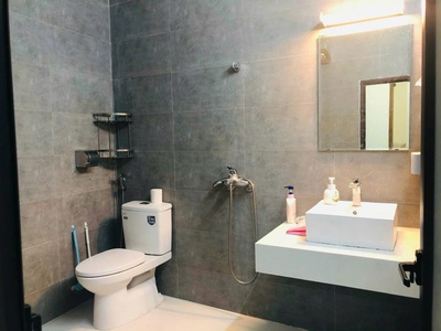 Cho thuê nhà 3 tầng - vị trí đẹp  - tiềm năng tại cầu giấy 3