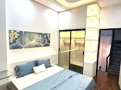 Nhỉnh 9 tỷ 27m 5 tầng 3 ngủ nhà vị trí mặt ngõ ô tô, vừa kd vừa ở vài bước ra phố quan nhân, vũ 2