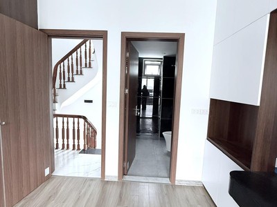 Bán nhà đẹp phố việt hưng   hàng xóm vinhomes harmony   30m    5 tầng   mặt tiền rộng   giá chỉ 3