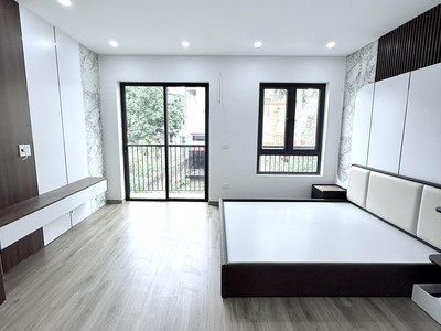 Bán nhà đẹp phố việt hưng   hàng xóm vinhomes harmony   30m    5 tầng   mặt tiền rộng   giá chỉ 2