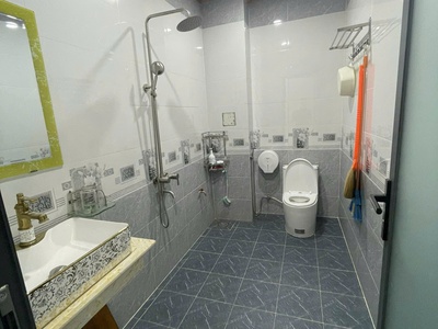 Cho thuê nhà nguyên căn mặt tiền   đối diện trường song ngữ lạc hồng   bửu long 1