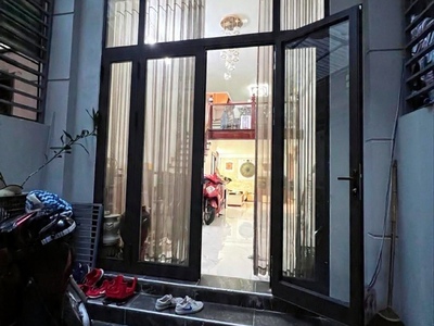 Bán nhà thụy khuê 50m x 5 tầng 11,8 tỷ ngõ ba gác,sát hồ tây,nhà đẹp ở ngay 4