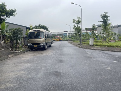 Bán Đất Giang Biên 30m2: Vỉa Hè Rộng, Lô Góc Thoáng Sáng, Ngay Sát Trường Mầm Non Tràng An 3