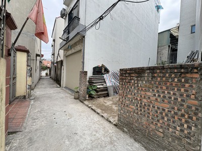Cần bán 60m2 đất ngõ 321/21 Phúc Lợi. Gần 3 tòa chung cư đang xây, cách 30m ra đường ô tô đỗ 0