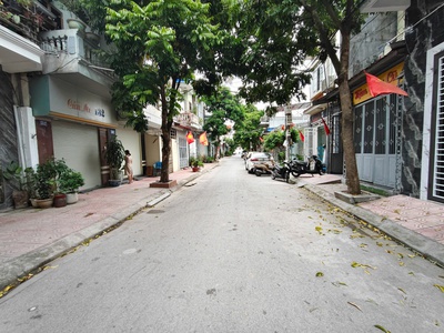 Mặt đường Hàm Nghi  đoạn đẹp  - 43m2 - mặt tiền 4,12m - 3 tầng cũ - cạnh ngõ - giá 4,4 tỷ 0