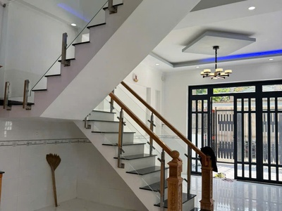 Cần tiền bán gấp căn nhà mới xây trong KDC 3