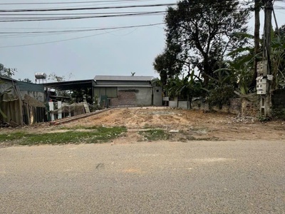 Bán lô đất 210m    mặt tiền 10m 0