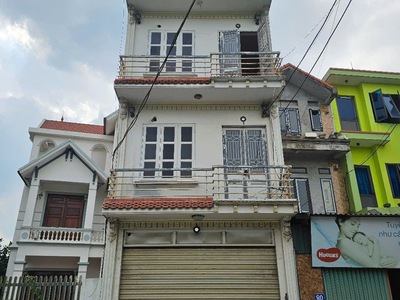 Chính chủ cần bán nhà gần trường cấp 3 thạch bàn. 4 tầng mới xây được 4 năm. xây độc lập 1 căn. 0