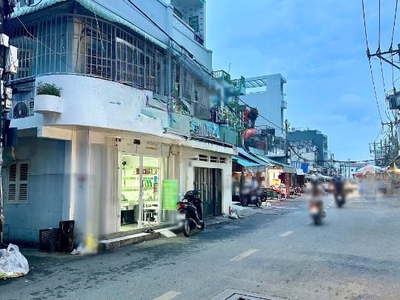 Nhà góc 2 tầng mặt tiền chợ ba đình p.chánh hưng  p10q8 . giá: 3 tỷ 50 triệu 3