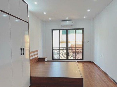 Hàng xóm vinhomes riverside 30m2 6 tầng, ô tô đỗ cổng - nhỉnh 7 tỷ 3