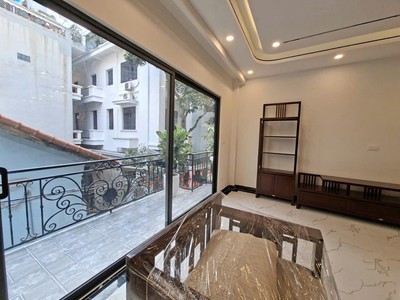 Phố ngọc lâm 81m2, 6 tầng, mt5m dân xây, gara 7 chỗ, thang máy - 23.x tỷ 3