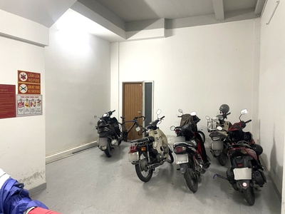 Ngộp giảm sốc 1.6 tỷ bán nhà 3 tầng 153m  đối diện đh luật   dòng tiền 45tr/tháng   chỉ 11.9   hiệp 1