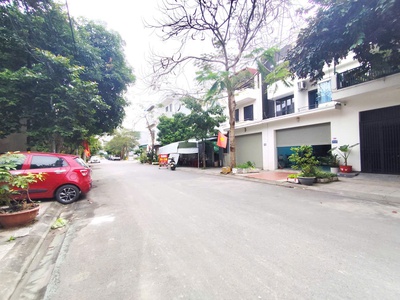 Đất phân lô 15 khúc thừa dụ - thiên lôi, 90m, đường 15m, giá 6.86 tỉ 0