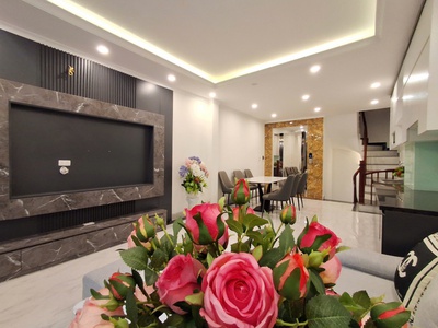 Nhà đẹp mặt ô tô- kinh doanh nguyễn văn linh 45m2 x 6 tầng mặt tiền 4.1m 11.4 tỷ long biên-hà nội. 1