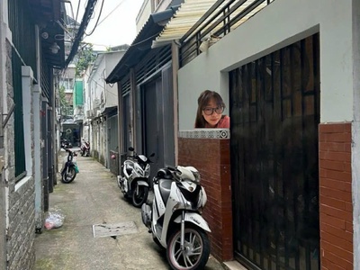 Cách ba căn ra  mặtmặt tiền đường 79   tân hưng, quận 7 0