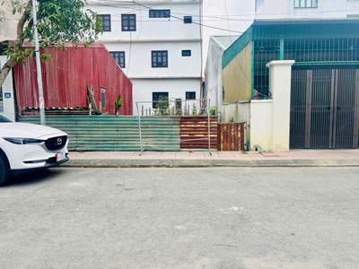 Bán lô 130m2 đất đẹp khối 11 quán bàu, lối 2 đường lệ ninh 1