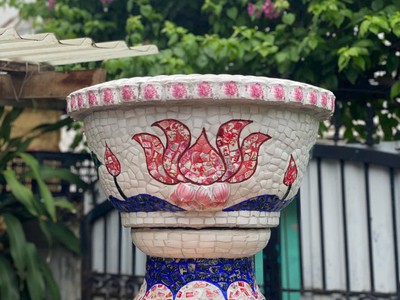 Chậu hoa dán miễng sành - chậu khảm sành sứ - nghệ nhân dán miễng sành sứ ,khảm miễng 4