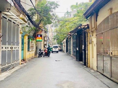 Bán nhà Trần Đại Nghĩa   Sát Bách,Kinh,Xây-Nhà đẹp ở ngay-Tặng Full Đồ-30m2x5Tầng 0