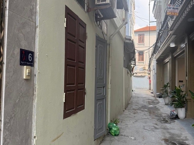 Hơn 6 tỷ nhà c4 phố trạm 35m x 3m5 oto đỗ cổng hiếm trong phân khúc. lh 0936123469 1