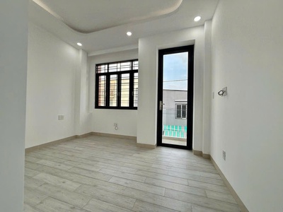 Nhà đẹp hiếm vào ở ngay sát phạm văn đồng hiệp bình chánh cách 20m  ra hxh. 1