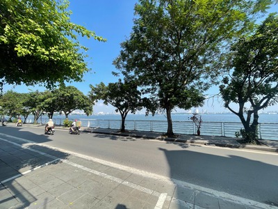 Rất lâu chưa có nhà bán   mặt phố nguyễn đình thi dt 120m2, mt 7m. giá 900 triệu/m2. 1