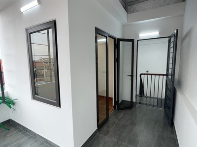 Lô góc 35m phố lệ mật - oto đỗ cổng - nhà mới kính koog - giá chỉ nhỉnh 7 tỷ 4