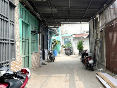 Nhà 3 tầng hxh c7 đường phạm hùng, bình chánh. giá: 3.68 tỷ 4