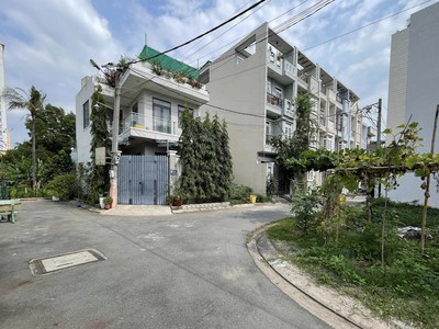 Bán đất hẻm xe hơi đường quốc lộ 13 83m2 ngang 4,2m nở hậu gần khu hồng long chỉ 6 tỷ 2