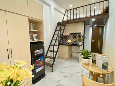 Cc cần bán tòa ccmn 7 tầng thang máy.lai xá .ngõ thông.lô góc 3 mặt thoáng. dòng tiền ổn định. giá 1