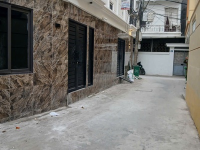 Cc cần bán tòa ccmn 7 tầng thang máy.lai xá .ngõ thông.lô góc 3 mặt thoáng. dòng tiền ổn định. giá 0