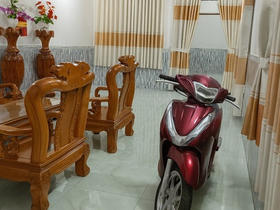 Nhà hiếm 2 mặt đường trước-sau, ngang 6m, dt: 94m2 hxh hoàng hữu nam quận 9 chỉ 5tỷ5. 1