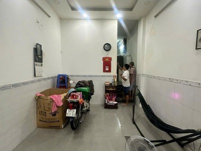 - nhà bán 4 tầng nở hậu đẹp mt hẻm dương bá trạc p1 q8 1