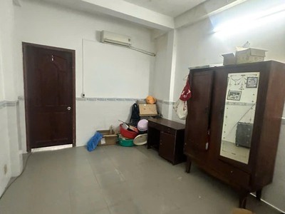 - nhà bán 4 tầng nở hậu đẹp mt hẻm dương bá trạc p1 q8 3