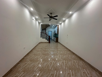 Bán nhà bát khối long biên dt 54m2 vài bước ra ô tô tránh thoáng mát ở sướng 0