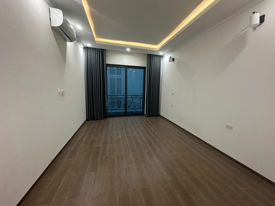 Bán nhà bát khối long biên dt 54m2 vài bước ra ô tô tránh thoáng mát ở sướng 1