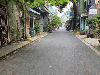 Nhà bán đường nguyễn hữu tiến, xe hơi tới cổng, 75m2, có 2 sân trước sau rộng rãi, giá nhỉnh 7 tỷ 0