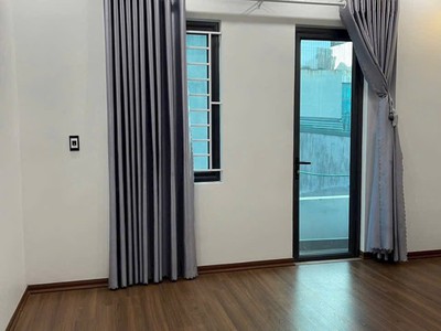 Bán căn nhà 3 tầng ngõ phố Bình Lộc, ph Tân Bình, TP HD, 80m2, 3 ngủ, sân cổng, chỉ 3.6x tỷ 8