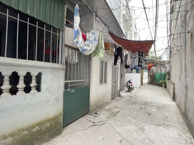 Cần bán 50m2 đất thổ cư, đường rộng 2,3m, cách 20m ra đường gom đê Vàng - Phúc Lợi 3