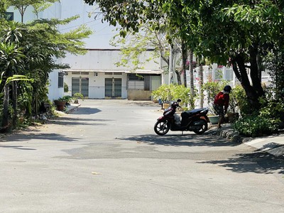 Bán nhà 3 tầng khu bên sông hiệp bình chánh 106m2 ngang 6.5m gần gigamall nhỉnh 8 tỷ 4