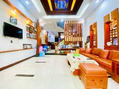 Vi.p tân phú gần aeon mall vài phút ga t3 nhà đẹp 4 tầng 70m ngang 5 nhỉnh 10 0